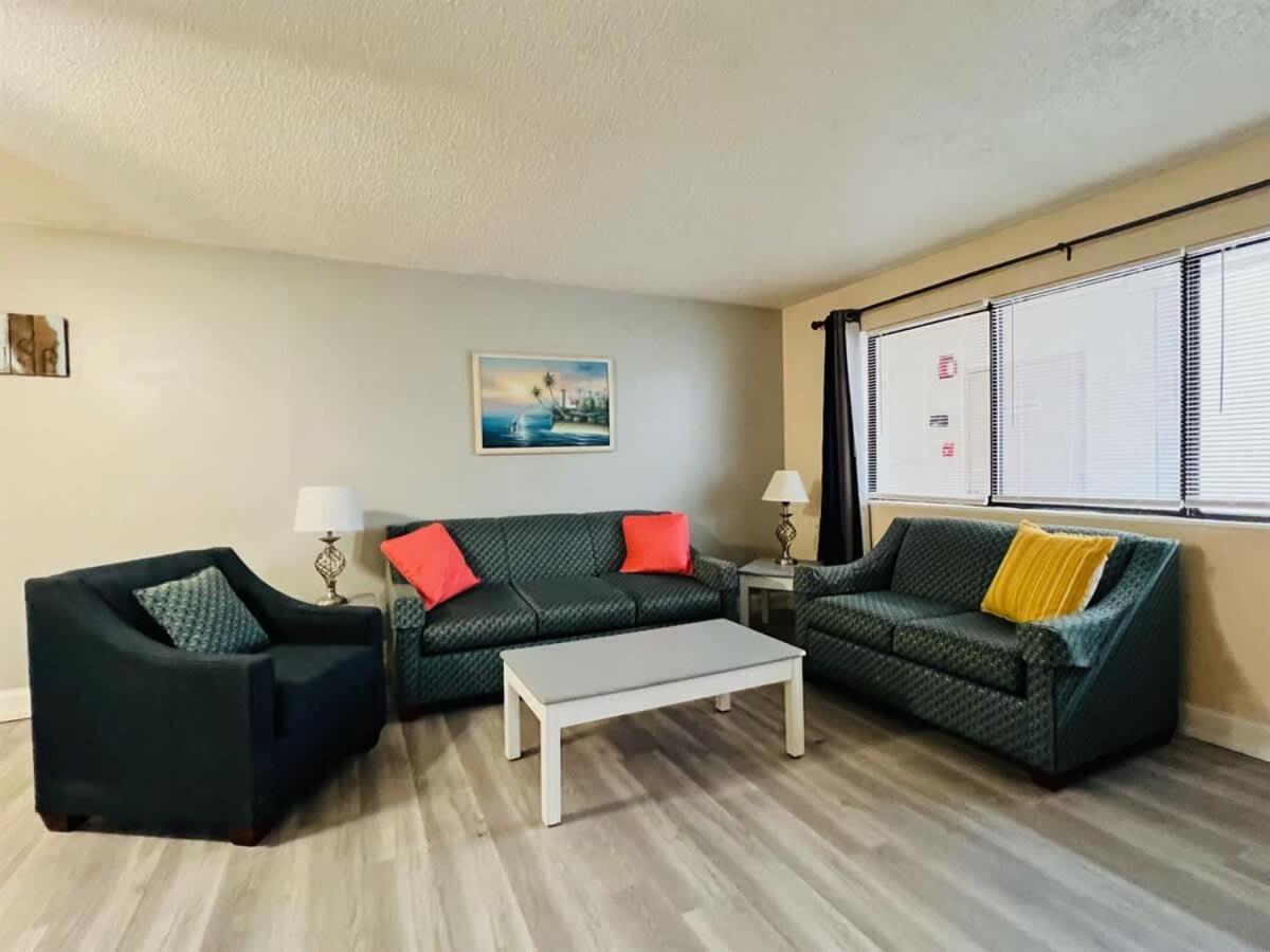*A Family Retreat*Pool*Steps To The Beach*Approved Dogs*D18-9 Миртъл Бийч Екстериор снимка